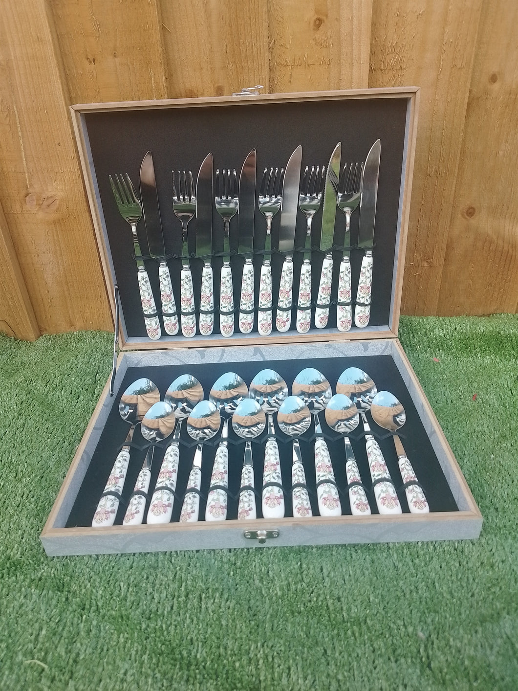 Cutlery set boxed