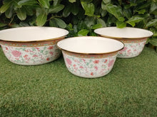 Load image into Gallery viewer, Metal Bowl Set of 3 Pink
