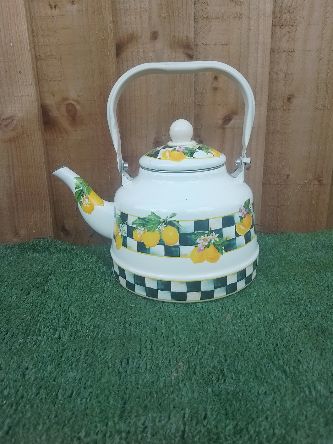 Lemon Checked Kettle 2 ltrs