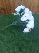 Load image into Gallery viewer, Flower Bunches - 22 heads
