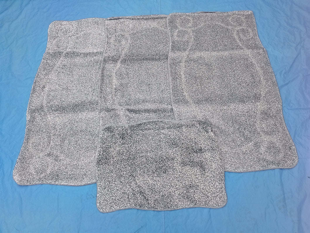 Grey and white mat Set