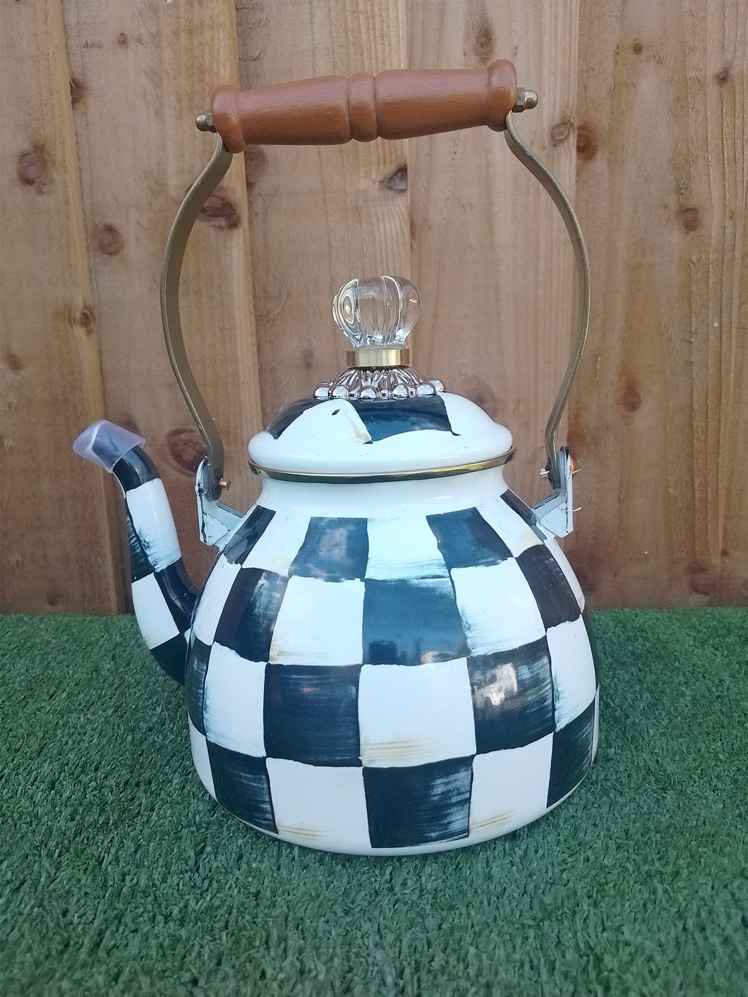 Black & White Kettle